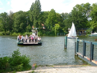 faehre-zur-pfaueninsel-berlin-wannsee